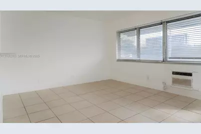 749 SE 15th St #10, Fort Lauderdale, FL 33316 - Photo 1