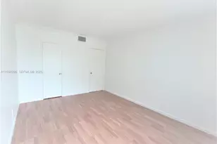 450 Golden Isles Dr, Hallandale Beach, FL 33009 - Photo 18