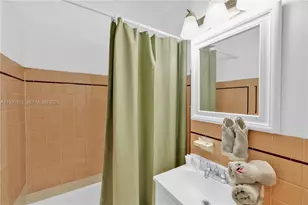 255 W 24th St, Miami Beach, FL 33140 - Photo 8