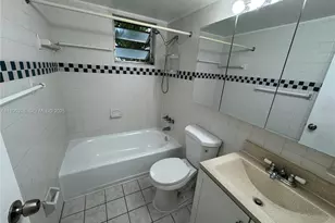 677 SW 9th Ave, Miami, FL 33130 - Photo 14