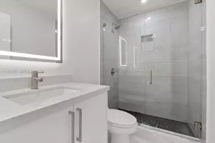 2737 W 55th Pl, Hialeah, FL 33016 - Photo 16