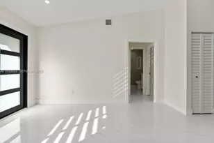 2737 W 55th Pl, Hialeah, FL 33016 - Photo 8