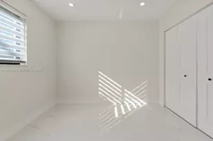 2737 W 55th Pl, Hialeah, FL 33016 - Photo 22