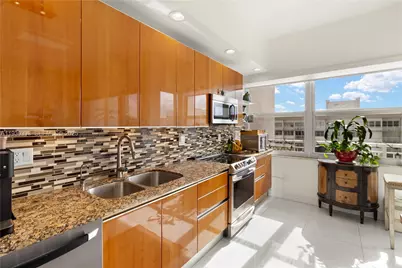 18061 Biscayne Blvd #PH01, Aventura, FL 33160 - Photo 2