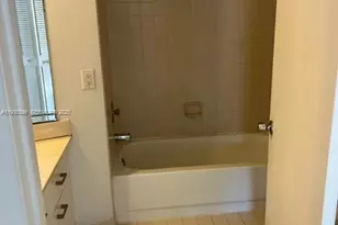 6292 NW 186th St, Hialeah, FL 33015 - Photo 10