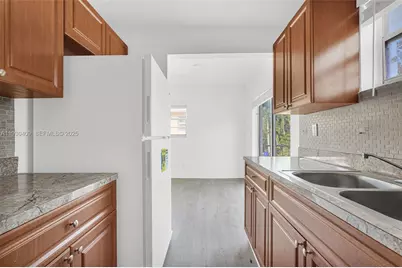 8295 NE Miami Ct #4, Miami, FL 33138 - Photo 2