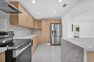 998 SW 11th St, Miami, FL 33129 - Photo 8