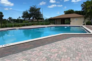 12850 SW 4th Ct, Pembroke Pines, FL 33027 - Photo 16