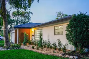 7951 NW 37th Dr, Coral Springs, FL 33065 - Photo 4