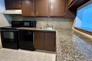 8010 N Colony Cir N, Tamarac, FL 33321 - Photo 8