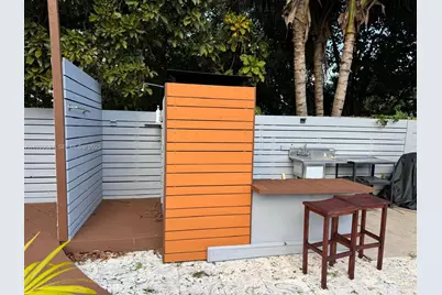 985 NE 115th St, Biscayne Park, FL 33161 - Photo 32