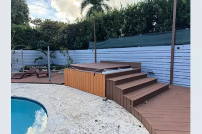 985 NE 115th St, Biscayne Park, FL 33161 - Photo 28