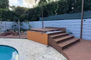 985 NE 115th St, Biscayne Park, FL 33161 - Photo 28