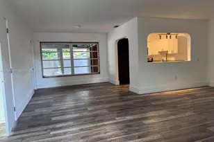 985 NE 115th St, Biscayne Park, FL 33161 - Photo 2