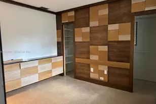 985 NE 115th St, Biscayne Park, FL 33161 - Photo 20