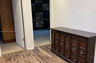 985 NE 115th St, Biscayne Park, FL 33161 - Photo 14