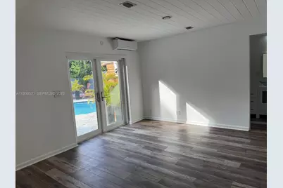 985 NE 115th St, Biscayne Park, FL 33161 - Photo 10