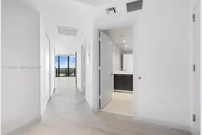 55 SW 9th St #3806, Miami, FL 33130 - Photo 16
