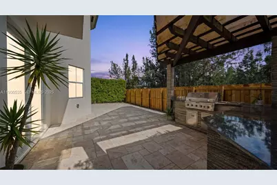 6933 NW 104th Ct #6933, Doral, FL 33178 - Photo 2