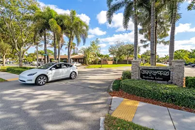 2340 Evergreen Ct, Pembroke Pines, FL 33026 - Photo 24