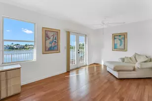 1008 NW 180th Ave, Pembroke Pines, FL 33029 - Photo 18