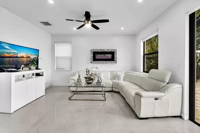 11709 SW 253rd St, Homestead, FL 33032 - Photo 10