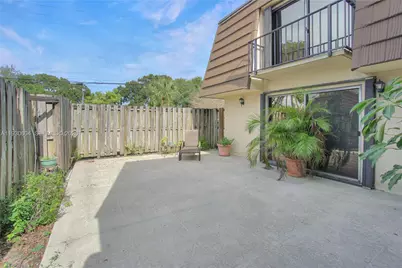 1515 15th Ct, Palm Beach Gardens, FL 33410 - Photo 4