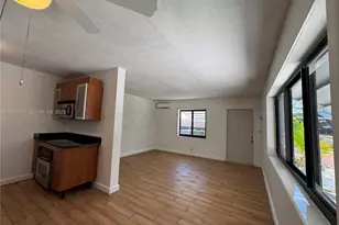 630 NW 14th Way, Fort Lauderdale, FL 33311 - Photo 4