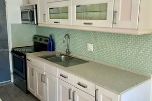 1001 7th St, Miami Beach, FL 33139 - Photo 10