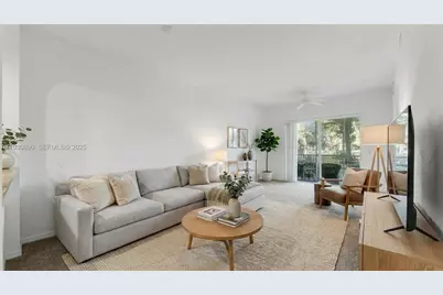 3600 Oaks Clubhouse Dr #103, Pompano Beach, FL 33069 - Photo 8