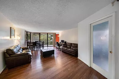 2000 Towerside Ter #412, Miami, FL 33138 - Photo 2