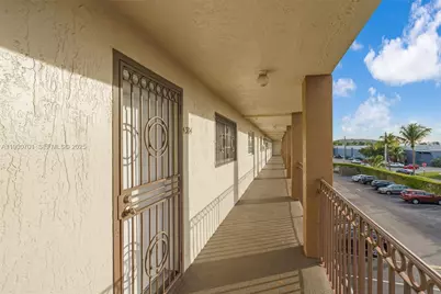 8851 NW 119th St #4304, Hialeah Gardens, FL 33018 - Photo 2