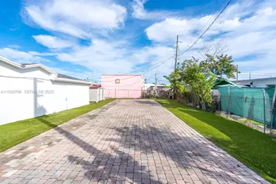 8930 SW 40th St, Miami, FL 33165 - Photo 20