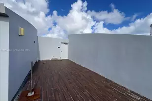 2950 NE 188th St, Aventura, FL 33180 - Photo 16