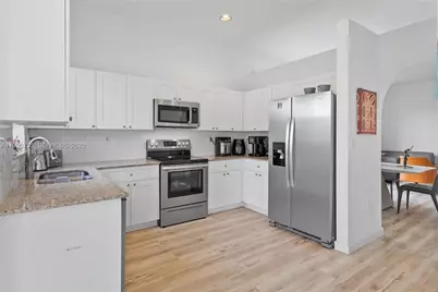 10613 NW 57th St, Doral, FL 33178 - Photo 10