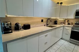 300 Bayview Dr, Sunny Isles Beach, FL 33160 - Photo 2