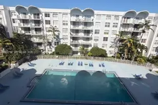 494 NW 165th St Rd, Miami, FL 33169 - Photo 8