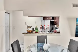 10241 NW 9th St Cir, Miami, FL 33172 - Photo 8