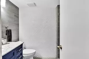 10241 NW 9th St Cir, Miami, FL 33172 - Photo 22