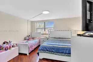 10241 NW 9th St Cir, Miami, FL 33172 - Photo 16