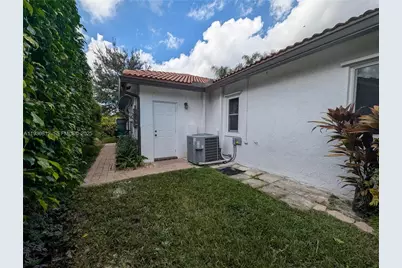 5245 NW 58th Ter, Coral Springs, FL 33067 - Photo 22