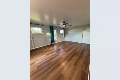 415 SE 4th St, South Bay, FL 33493 - Photo 12