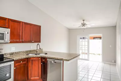 8806 NW 114th Ter, Hialeah Gardens, FL 33018 - Photo 6