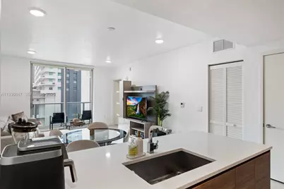 1100 S Miami Ave #702, Miami, FL 33130 - Photo 6