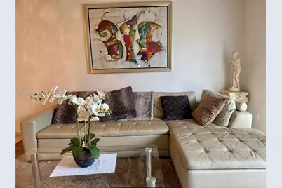 201 180 Th Dr #114, Sunny Isles Beach, FL 33160 - Photo 8