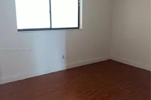 8635 NW 8th St, Miami, FL 33126 - Photo 8