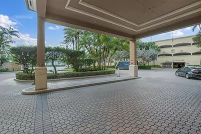 19501 W Country Club Dr #1202, Aventura, FL 33180 - Photo 40