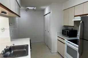 17500 NW 67th Pl, Hialeah, FL 33015 - Photo 4