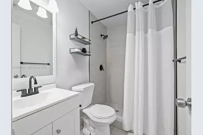 11065 NW 38th Pl, Sunrise, FL 33351 - Photo 10