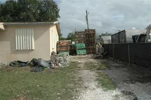 813 NW 6th Ave, Florida City, FL 33034 - Photo 8